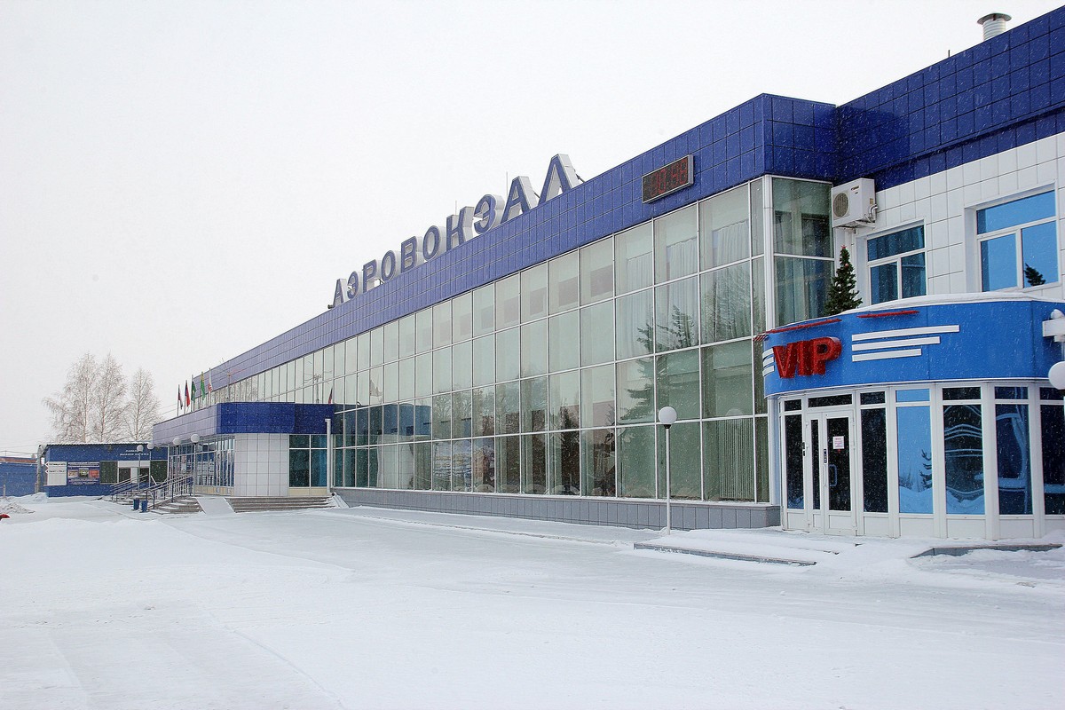 Здание новокузнецкого аэровокзала